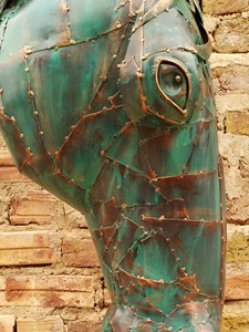 Sculpture de tête de cheval en fer pour intérieur et extérieur - Product Image 4