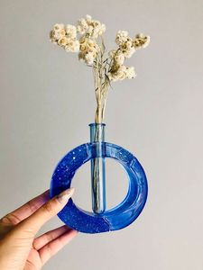 Premium <b>Resin</b> Vase With Modern Look For Home Office Hotel And Restaurant Decoration Purposes - Product Image 3