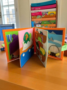 Libro Sensorial de Fieltro Hecho a Mano, Personalizado para Bebés, Libro de Actividades Sensoriales, Juguete Suave Inspirado en Montessori para Viajes y Juego - Product Image 4