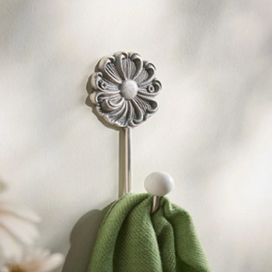 Crochets muraux en aluminium moulé nickelé, crochet mural vintage en métal à motif floral avec finition antirouille, crochet simple pour serviette - Product Image 1