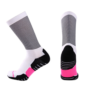 Wholesale High Quality Men's Long Athletic Socks Customized Printed Polyester Quick Dry Anti-Bacterial Breathable Fashion Low - Product Image 3