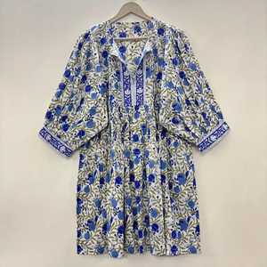 Robe décontractée mi-longue pour femme en coton tissé 100% uni, à manches courtes, taille empire, style babydoll, coupe ample et fonctionnelle à col en V oversize - Product Image 1