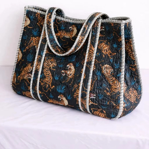 Sac fourre-tout matelassé en coton fait main, imprimé au bloc, avec fermeture éclair, sac de voyage et de shopping élégant pour femme, sac à bandoulière - Product Image 1
