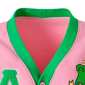 Cárdigan de Forro Polar AKA, Unisex, Color Rosa y Verde, con Botones al Frente, Estilo Universitario Informal Premium, Chaqueta Suéter en Color Rosa y Verde - Product Image 4