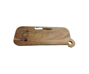 Planche à découper en bois rectangulaire avec poignée et motif de couteau pour usage en cuisine - Product Image 1