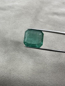 Piedra preciosa suelta de esmeralda natural de Zambia de gran tamaño, 12.67 quilates, corte esmeralda, verde, para la fabricación de joyas. - Product Image 5