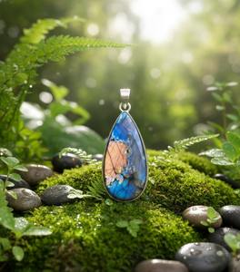 Pendentif en argent tibétain avec labradorite naturelle, forme d'ailes, style chrétien vintage, tendance pour femmes - Product Image 6