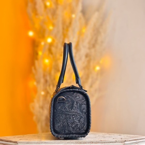 Nuevo Bolso Tote Grande de Cuero Negro con Diseño Floral, Hecho a Mano, Estilo Vintage, Impermeable, para Mujer, de Cuero Genuino Repujado, Estilo Western, para Llevar al Hombro - Product Image 3