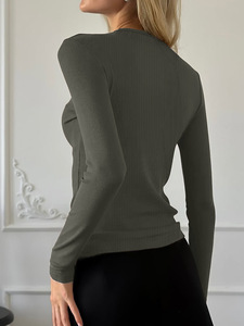 Top de Yoga Transpirable con Estampado Sólido al por Mayor, Ropa de Gimnasio para Mujer, Cómodo y Clásico con Cuello Drapeado Acanalado para Entrenamiento Físico - Product Image 5