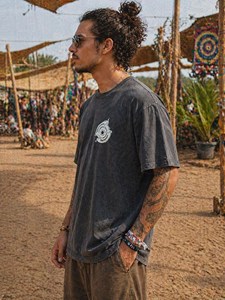 T-shirt surdimensionné gris anthracite pour homme avec imprimé graphique géométrique technique, tissu en coton respirant de qualité supérieure - Product Image 1