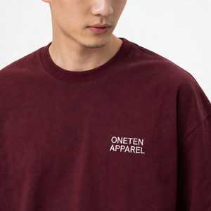 เสื้อยืดโอเวอร์ไซส์สีแดงเบอร์กันดีสำหรับผู้ชายจาก ONETEN APPAREL ผ้าฝ้าย 100% ทรงหลวม แขนสั้น คอกลม พิมพ์ลายสกรีน ผ้าไม่ยับ สวมใส่สบาย - Product Image 5