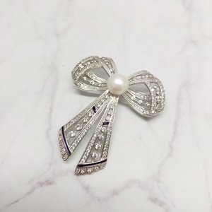 Elegant Exquisite Bow Brooch Pin with Copper Zircon Freshwater Pearl Enamel for Graduation and Anniversary <b>Gifts</b> - Product Image 2