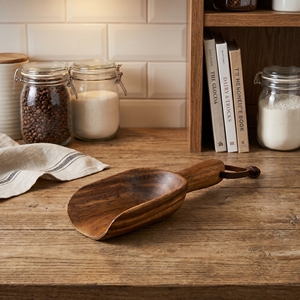 Cuchara de Madera de Suar de Grado Alimenticio con Cordón de Cuero de Cinco Centímetros, Color Marrón Claro, Longitud de Quince Centímetros, Ancho de Cinco Centímetros - Product Image 3