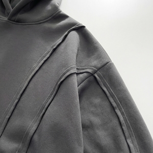 Sweat à capuche surdimensionné Charcoal avec panneaux à coutures apparentes — Détails de panneaux incurvés en relief |   Hoodie streetwear haut de gamme OEM / Marque privée - Product Image 5