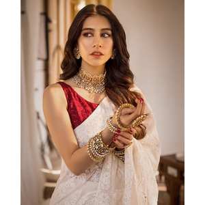 Hermoso Sari con Lentejuelas para Fiestas, Estilo Perfecto para Vestidos de Cóctel - Product Image 5