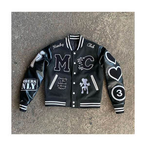 Veste varsity haut de gamme avec manches contrastées audacieuses, doublure intérieure douce et style urbain, parfaite pour les amateurs de mode moderne. - Product Image 1