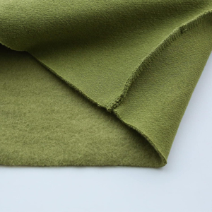 Haut court respirant pour femme, coupe ample, imprimé, écologique, personnalisable, best-seller - Product Image 2