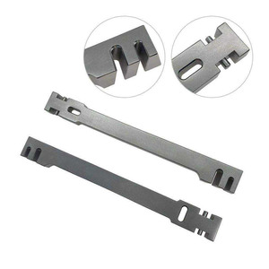 Plaque orthopédique pour la mise en forme des os, instrument chirurgical en acier inoxydable pour la fixation des traumatismes et l'ajustement des implants - Product Image 1