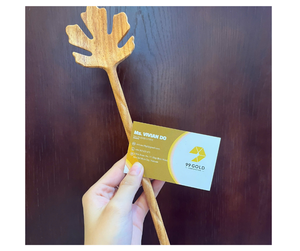 Cuillère en bois en forme de feuille pour salade, cuillère en bois naturel pour salade, Vietnam, gravure de logo, cuillère à salade en bois d'acacia rouge - Product Image 1