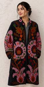 Manteau en velours Suzani brodé à la main pour femme, motif floral Paisley noir, mi-long, style kimono, ouvert sur le devant, robe bohème d'hiver - Product Image 3