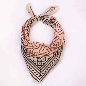 Pañuelo cuadrado de algodón con estampado geométrico étnico, accesorio multifuncional estilo bohemio chic para primavera y otoño - Product Image 3