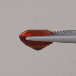 Hessonite rouge naturelle en vrac, 4,69 carats, taille ronde, 10,5x9,5 mm, qualité excellente certifiée IGI, pour la fabrication de bijoux - Product Image 2