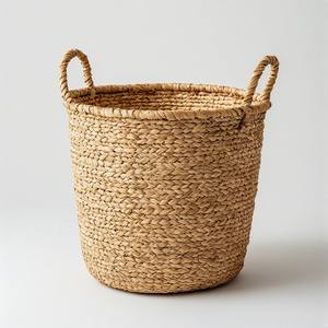 Panier en jonc de mer artisanal, écologique et durable avec poignées pour le rangement de la cuisine et de la salle de bain, décoration moderne et traditionnelle - Product Image 1