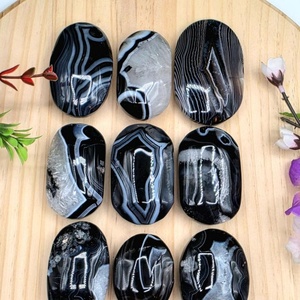 Piedra de Palma Redonda Pulida de Cristal Floral Negro Natural para Manualidades, Adorno de Piedra Preciosa, Decoración del Hogar, Regalo de Sanación Espiritual - Product Image 2