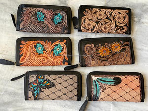 Porte-monnaie en cuir sculpté usiné à la main pochette étui de téléphone élégant multi-usages portefeuilles en cuir occidental fait à la main pochette en cuir marron Fo - Product Image 3