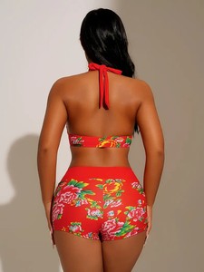 Ensemble bikini imprimé floral rouge pour femmes, col halter, short à nouer sur le devant, maillot de bain extensible, vêtements de plage - Product Image 2