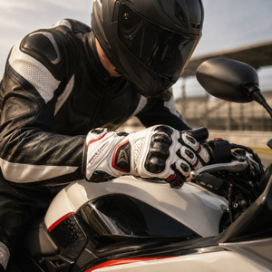 Gants de course Dainese White Carbon Elite Competition, en cuir, respirants, à fermeture à boucle, pour la conduite, pour homme - Product Image 4