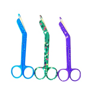 Tijeras para Vendajes de 5.5 Pulgadas con Diseño de Gotas de Rocío, 3 Piezas, Recubiertas de Color, para Enfermeras, Médicos, Técnicos de Emergencias Médicas, Instrumentos Médicos de Primeros Auxilios - Product Image 1