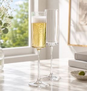 Verre à pied long en cristal de haute qualité pour célébrations, style moderne, provenant d'un fournisseur indien, au prix de gros - Product Image 1