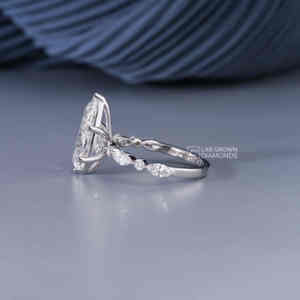 Anillo de Moissanita con Corte Marquesa, Pera y Redondo en Oro Blanco de 14K para Mujer, Lujoso, 5.13 Quilates de Peso Total, 3.88 Gramos, Regalo de Boda - Product Image 3