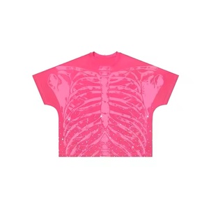 T-shirt surdimensionné personnalisé rose avec strass pour homme, style hip-hop streetwear, coupe carrée, épaules tombantes, en coton respirant - Product Image 1