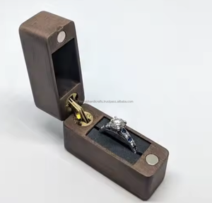 Caja de Anillo de Compromiso de Lujo, Madera Maciza de Nogal, Pequeña Caja de Almacenamiento de Joyas para Regalo - Product Image 4