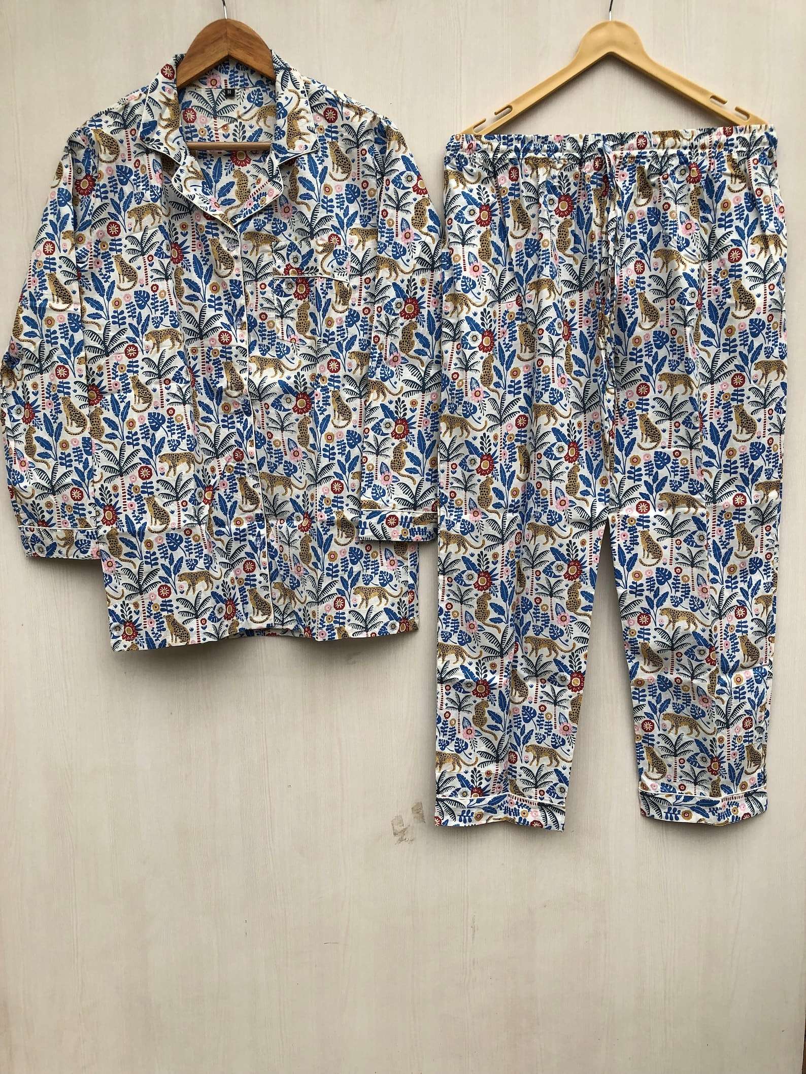 ตามที่แสดงในภาพ