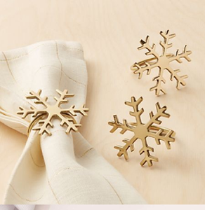 Elegante anillo para servilletas con diseño floral en crema y dorado agrega un toque delicado a cualquier mesa. Disponible a precios de mayorista. - Product Image 6