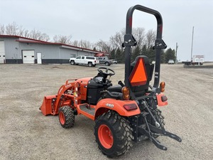 ปลดปล่อยความอเนกประสงค์ของรถตักล้อยางดีเซล Kubota BX23S รถตักล้อยางคุณภาพสูง รถแทรกเตอร์ขนาดเล็กพิเศษ รถแบคโฮ แรงยกสูง - Product Image 5