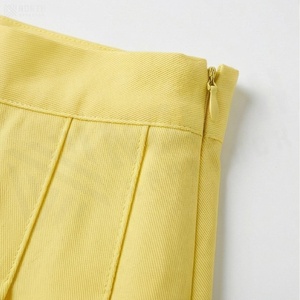 Minifalda Plisada para Mujer, Color Amarillo Sólido, Cintura Regular, Tejido de Tela, para Todas las Temporadas - Product Image 4