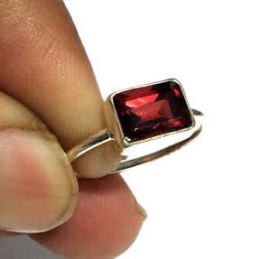 Bague en argent sterling 925 avec pierre précieuse grenat naturel, grenat rouge taille carrée, style bohème, bague de déclaration de mariage, bijoux faits à la main - Product Image 1