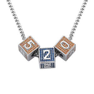 Globe glacé très demandé, plaqué rhodium, serti de micro-pavés de strass en cristal, thème luxe, personnalisé, hip-hop, unisexe, pour usage quotidien - Product Image 1