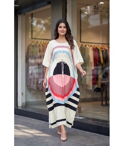 Dernière collection d'été : Kaftan en crêpe imprimé pour un style décontracté au quotidien et au bureau, coupe confortable pour toutes les femmes, prix avantageux. - Product Image 1