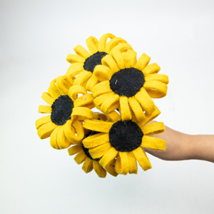 Ramo de Girasoles de Fieltro Hecho a Mano, Flores Artificiales de Fieltro al por Mayor, Girasoles de Fieltro de Lana para Decoración del Hogar, Arreglos Florales - Product Image 1