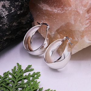 Pendientes de Aro Gruesos y Modernos de Plata de Ley 925, Joyería de Lujo Hecha a Mano para Bodas y Fiestas para Mujer - Product Image 2