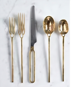 Ensemble de couverts en acier inoxydable doré mat avec poignée ouverte, finition PVD doré mat et design à boucle ouverte, idéal pour les mariages, les restaurants et les hôtels. - Product Image 1