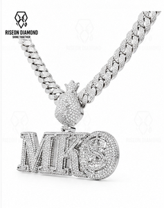 จี้ตัวอักษรแบบ Iced Out สั่งทำพิเศษ พร้อมสร้อยคิวบาลิงค์คุณภาพพรีเมียม ประดับเพชรทรงกลมเต็มเส้น หรูหรา สไตล์ฮิปฮอป เครื่องประดับชั้นดี - Product Image 1
