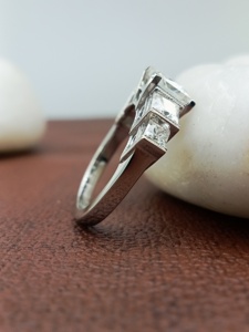 D'VINS JEWELS Bague de fiançailles et de mariage tendance en forme de princesse, sertie de pierres de laboratoire taille brillant, couleur D, blanc, argent, or - Product Image 5