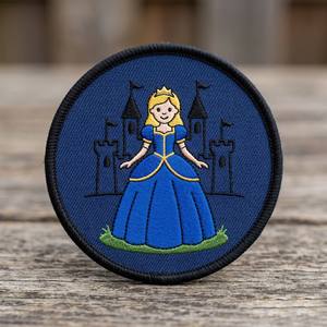 Patch thermocollant personnalisé Cercle Château de Princesse Bleu, Badge brodé, Motif de broderie machine à thème de conte de fées de dessin animé pour déguisement, à coudre - Product Image 1