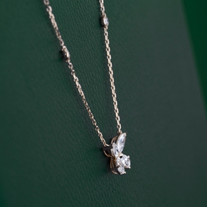 Collier pendentif papillon en diamant de laboratoire taille marquise et poire, chaîne en or massif 14 carats, bijoux raffinés pour usage quotidien - Product Image 2